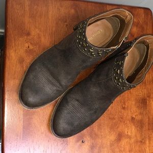 Women’s Bare Traps Distressed Booties